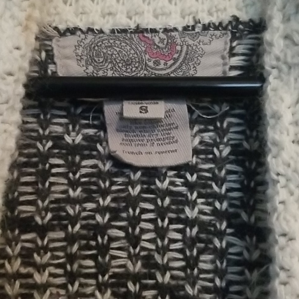 Warm Native Design Sweater - Picture 3 of 4